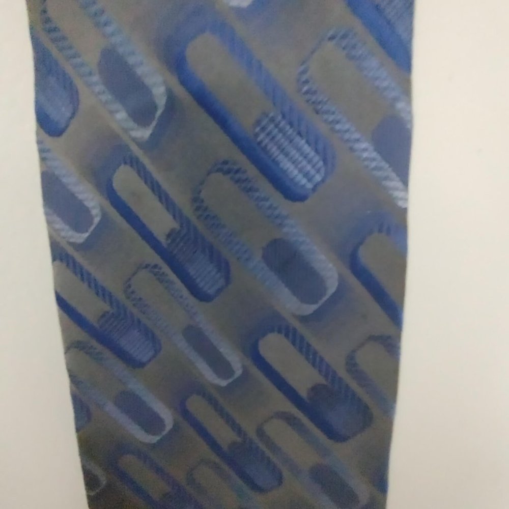 VanHeusen Men's Silk Tie